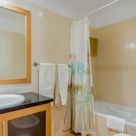 Wonderful Flat W/ Big Patio By Lovelystay * Lagos