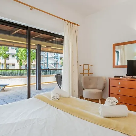Wonderful Flat With Big Patio & Pool By Lovelystay Апартаменты