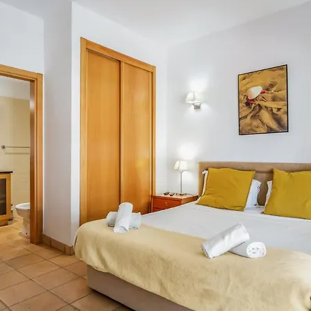 Wonderful Flat With Big Patio & Pool By Lovelystay Апартаменты Лагуш