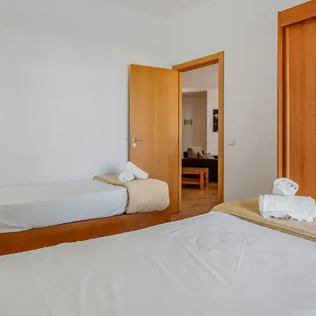 Wonderful Flat With Big Patio & Pool By Lovelystay Лагуш