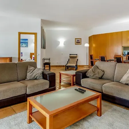 Апартаменты Wonderful Flat With Big Patio & Pool By Lovelystay Лагуш