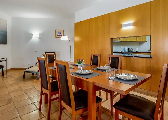 Wonderful Flat W/ Big Patio By Lovelystay * Lagos
