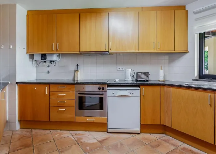 Wonderful Flat W/ Big Patio By Lovelystay Lagos
